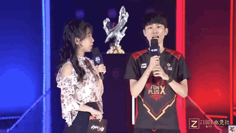 持球人高位 持球人高位